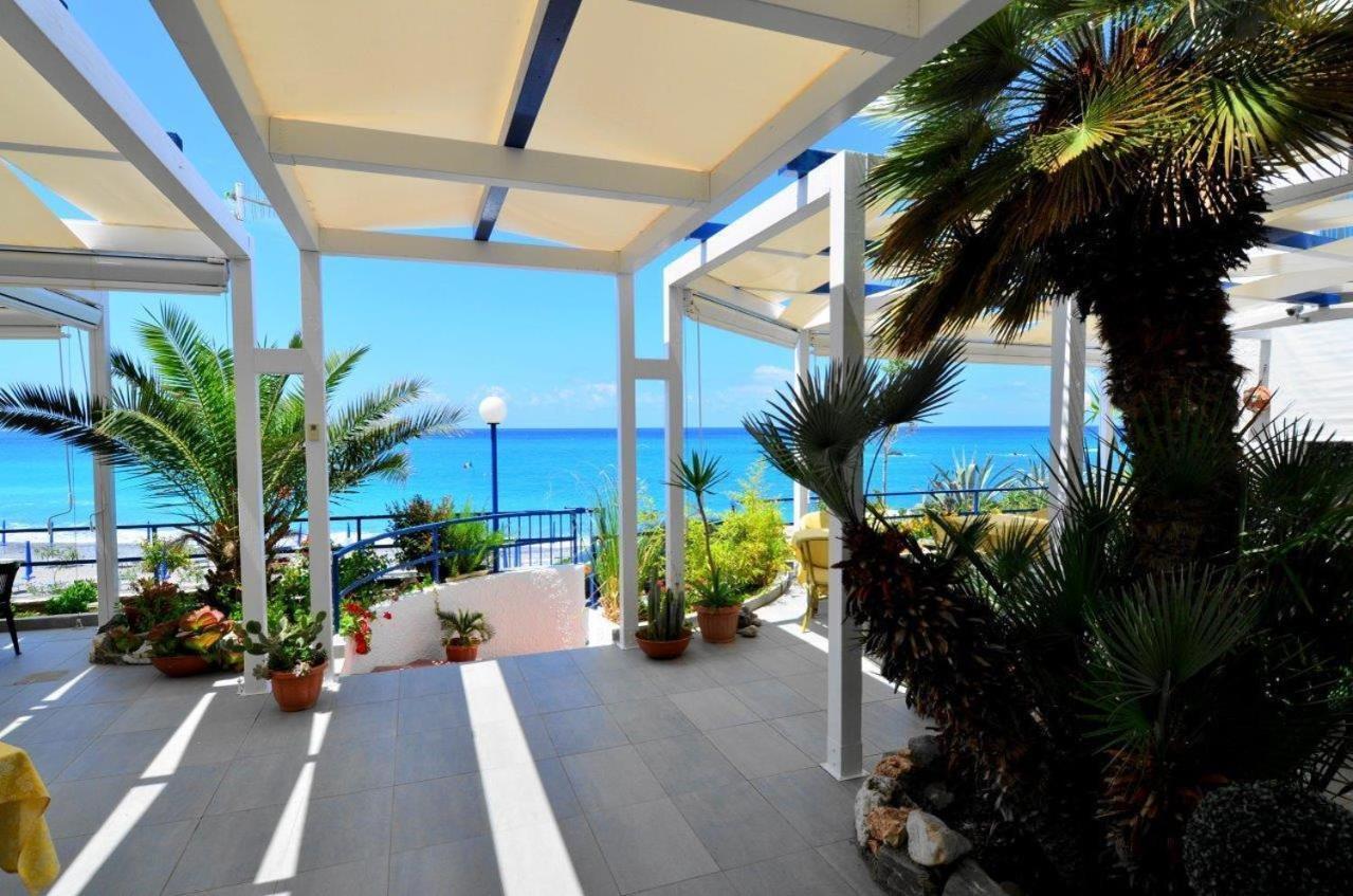 Hotel Ristorante Mareblu Amantea Exterior foto