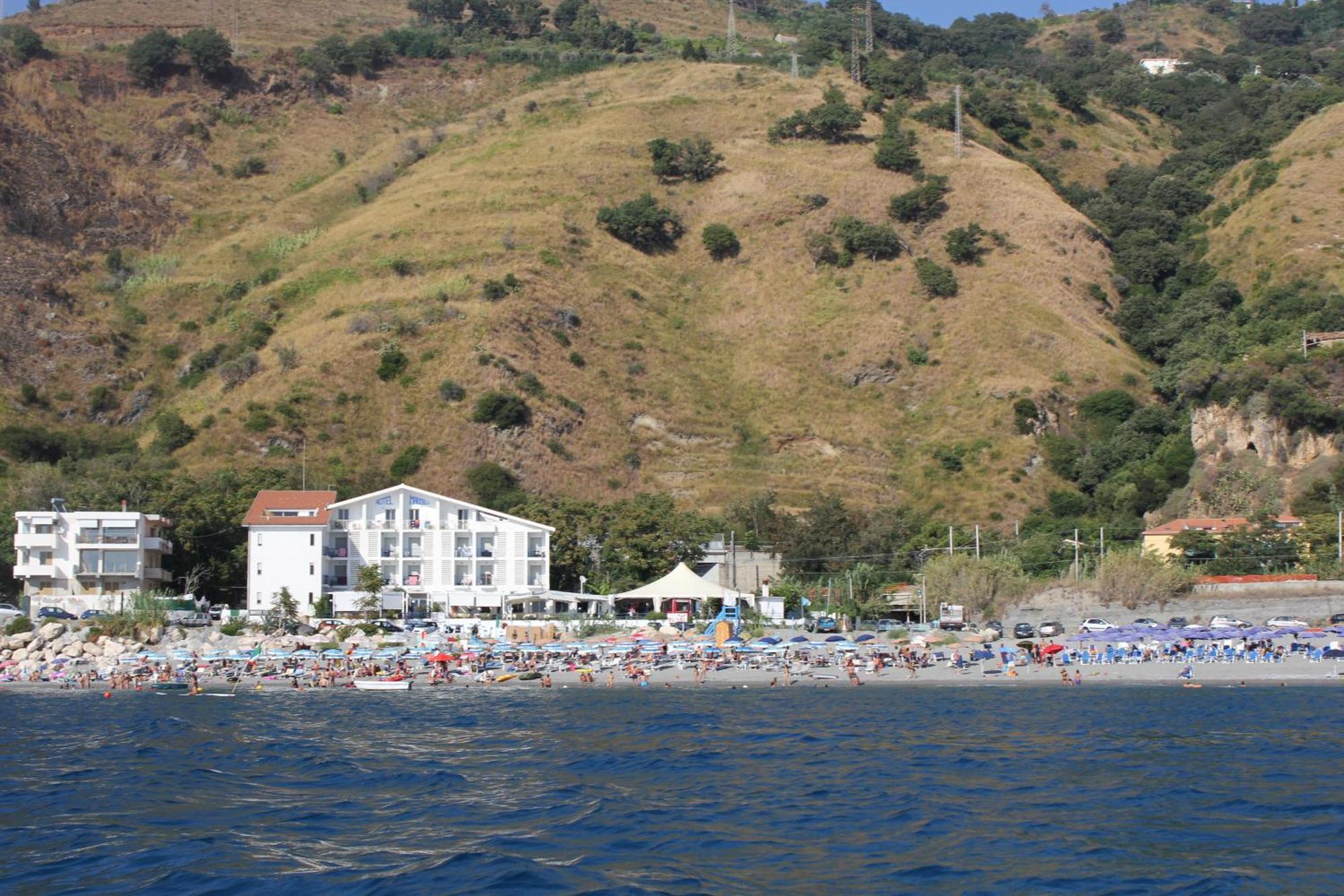 Hotel Ristorante Mareblu Amantea Exterior foto