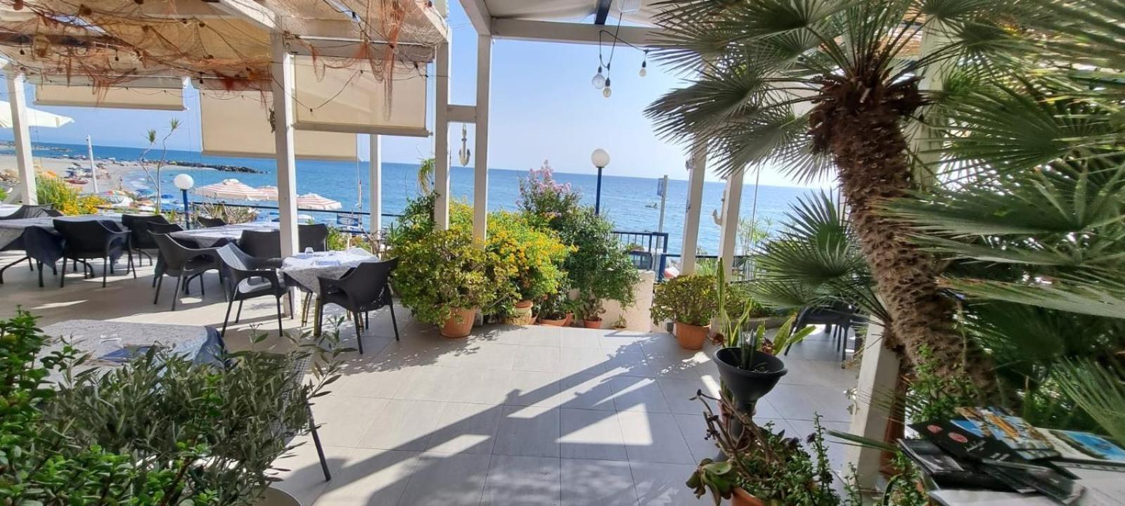 Hotel Ristorante Mareblu Amantea Exterior foto