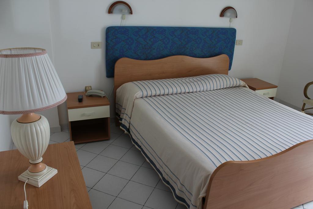 Hotel Ristorante Mareblu Amantea Zimmer foto